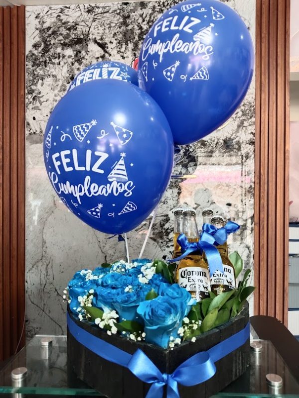 Arreglo Floral para Hombre Rosas Azules